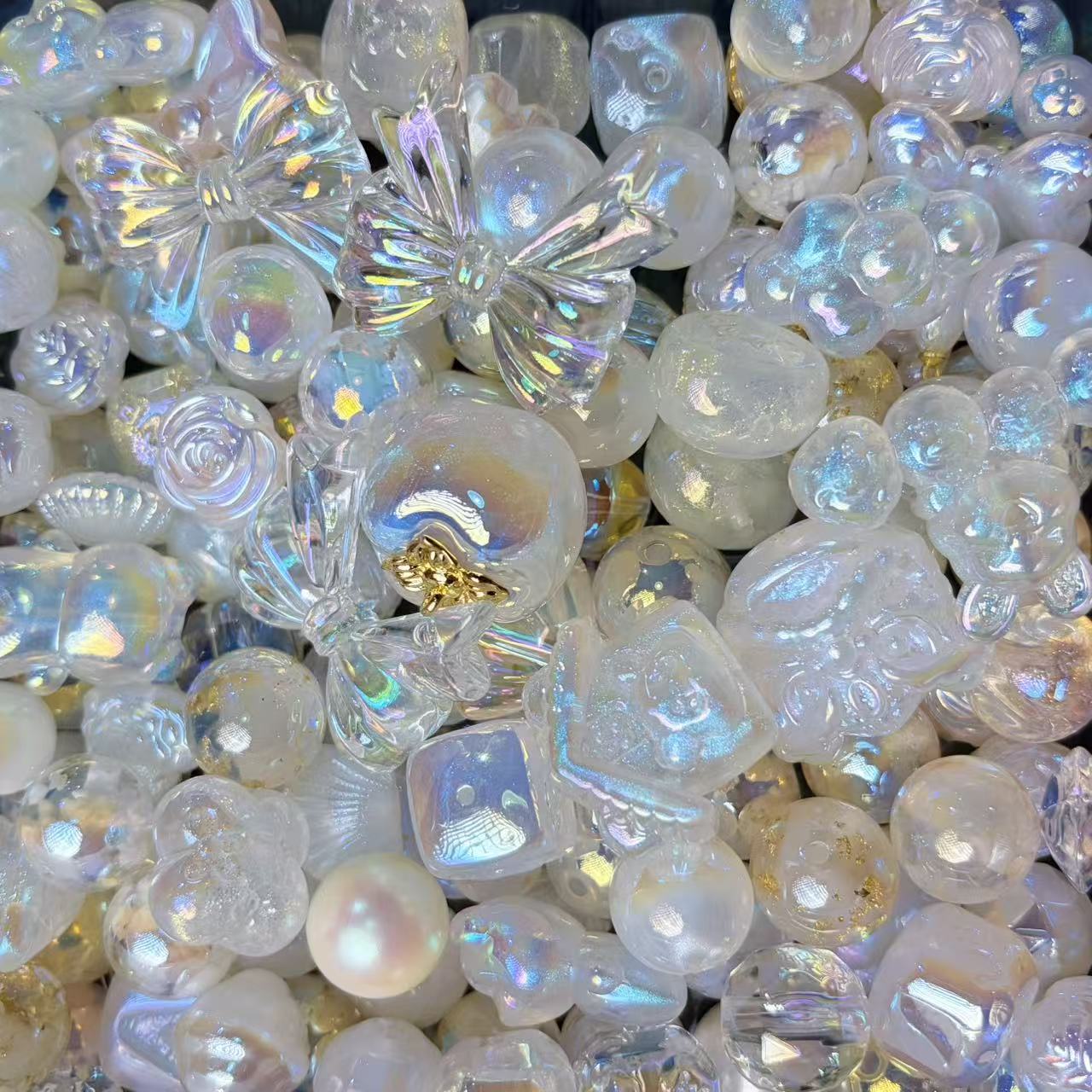 AA0_Haute Couture Iridescent Beads 5 Colors